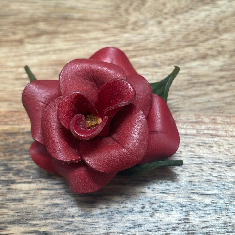 ❤️Leather Rose Brooch
